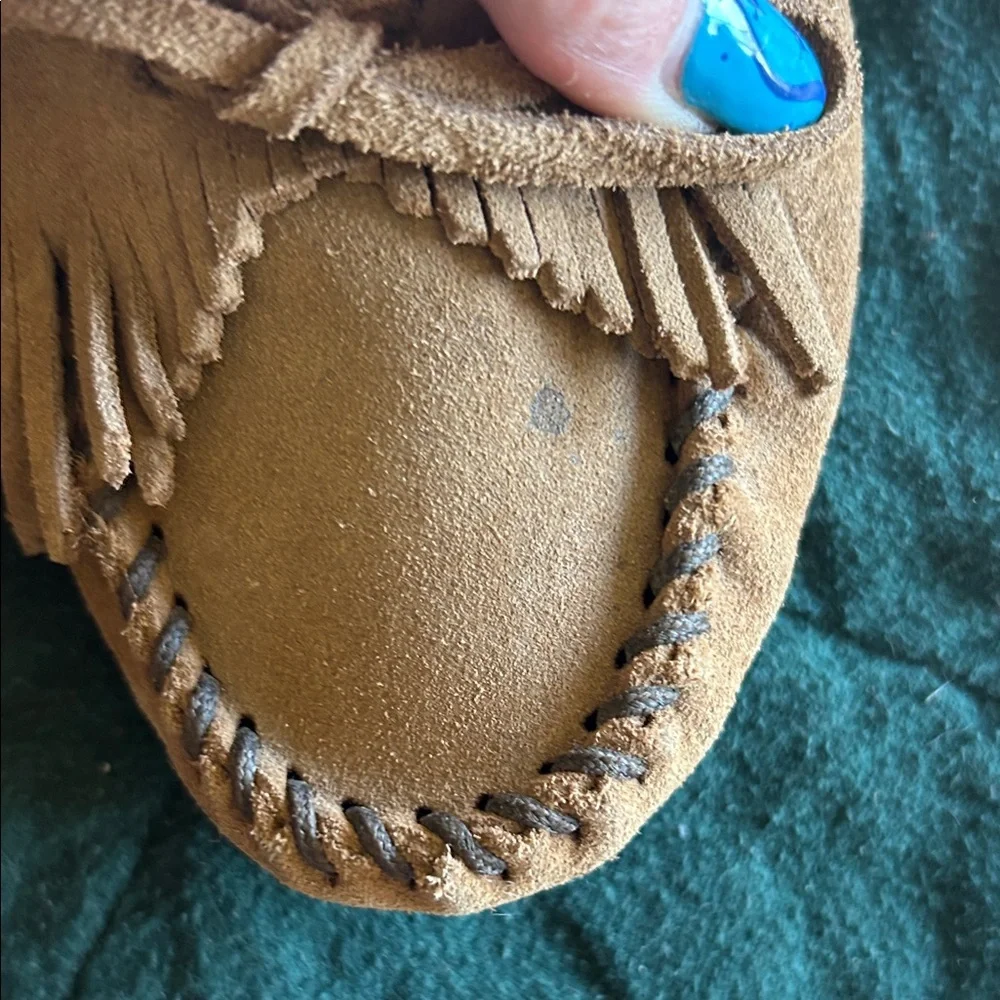 Minnetonka Kids Tan Suede Fringe Moccasins with Bow